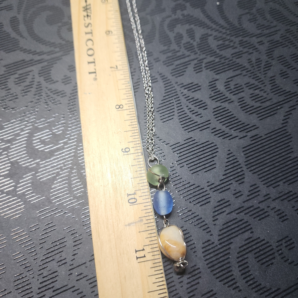 Elegant Silver Necklace with Multicolor Stones